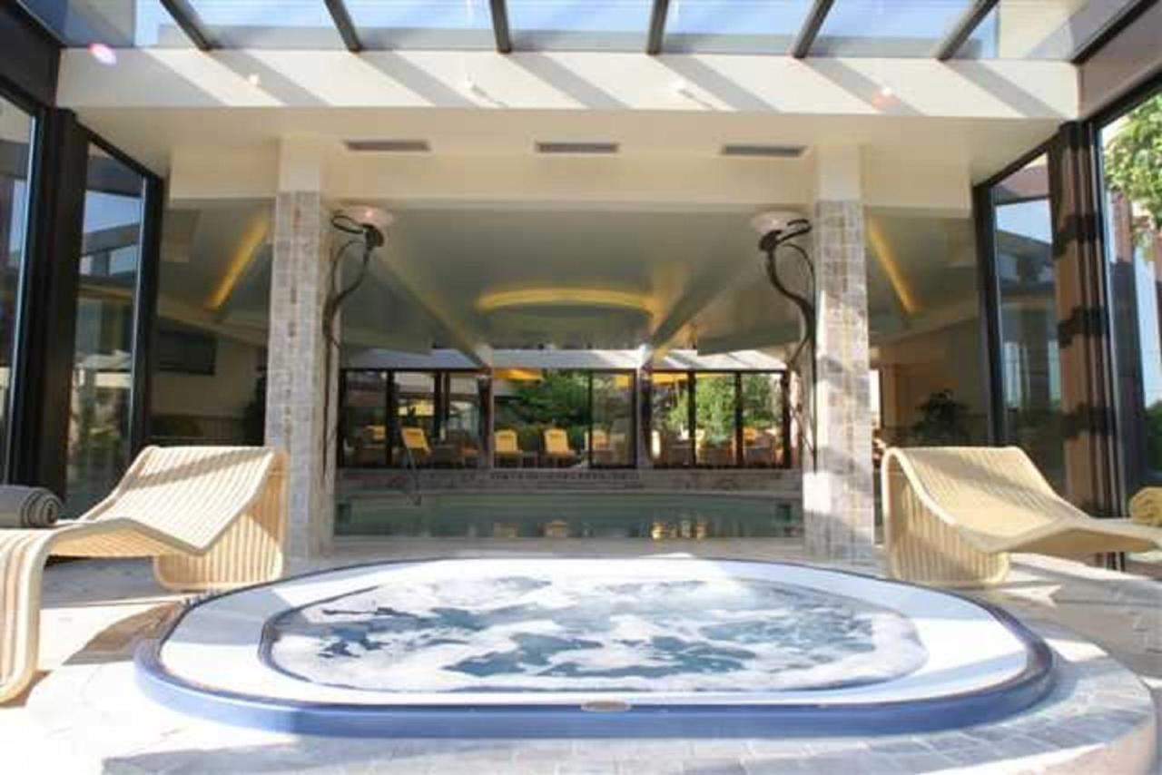 Hostellerie Briqueterie & Spa Champagne Vinay  Bagian luar foto The spa at the Hotel