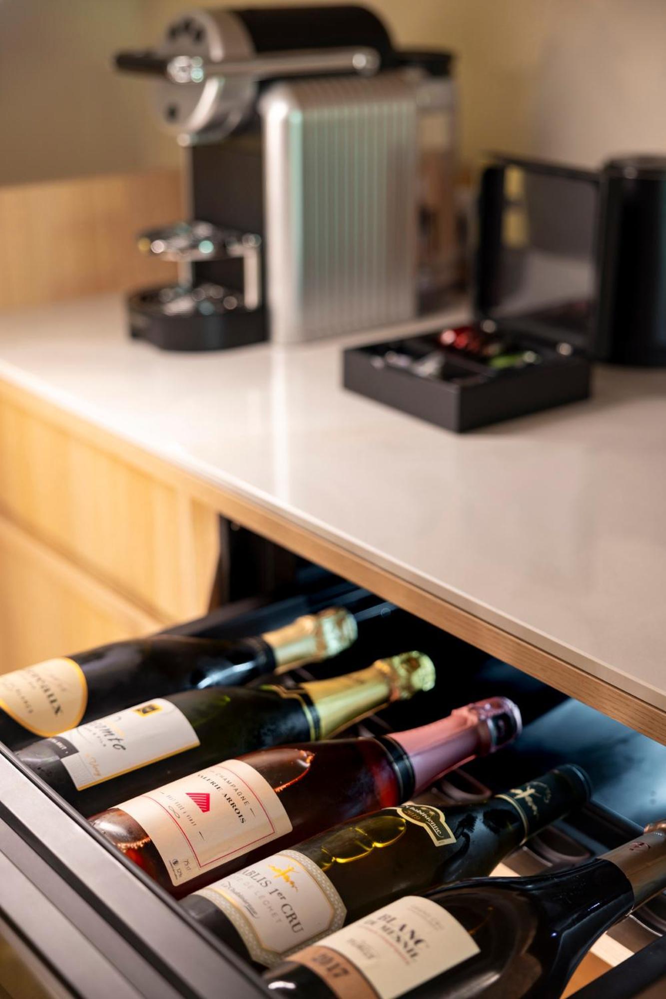 Hostellerie Briqueterie & Spa Champagne Vinay  Bagian luar foto Wine drawer