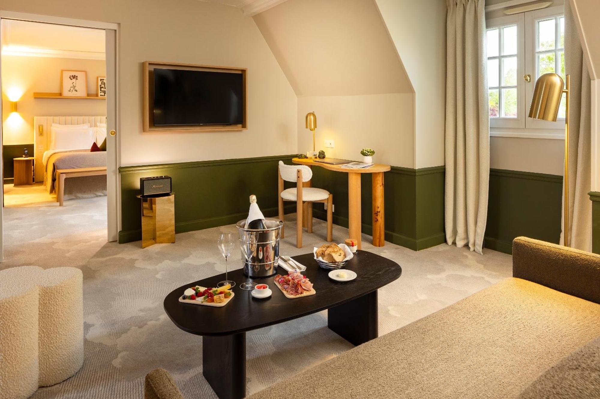 Hostellerie Briqueterie & Spa Champagne Vinay  Bagian luar foto A suite at the hotel