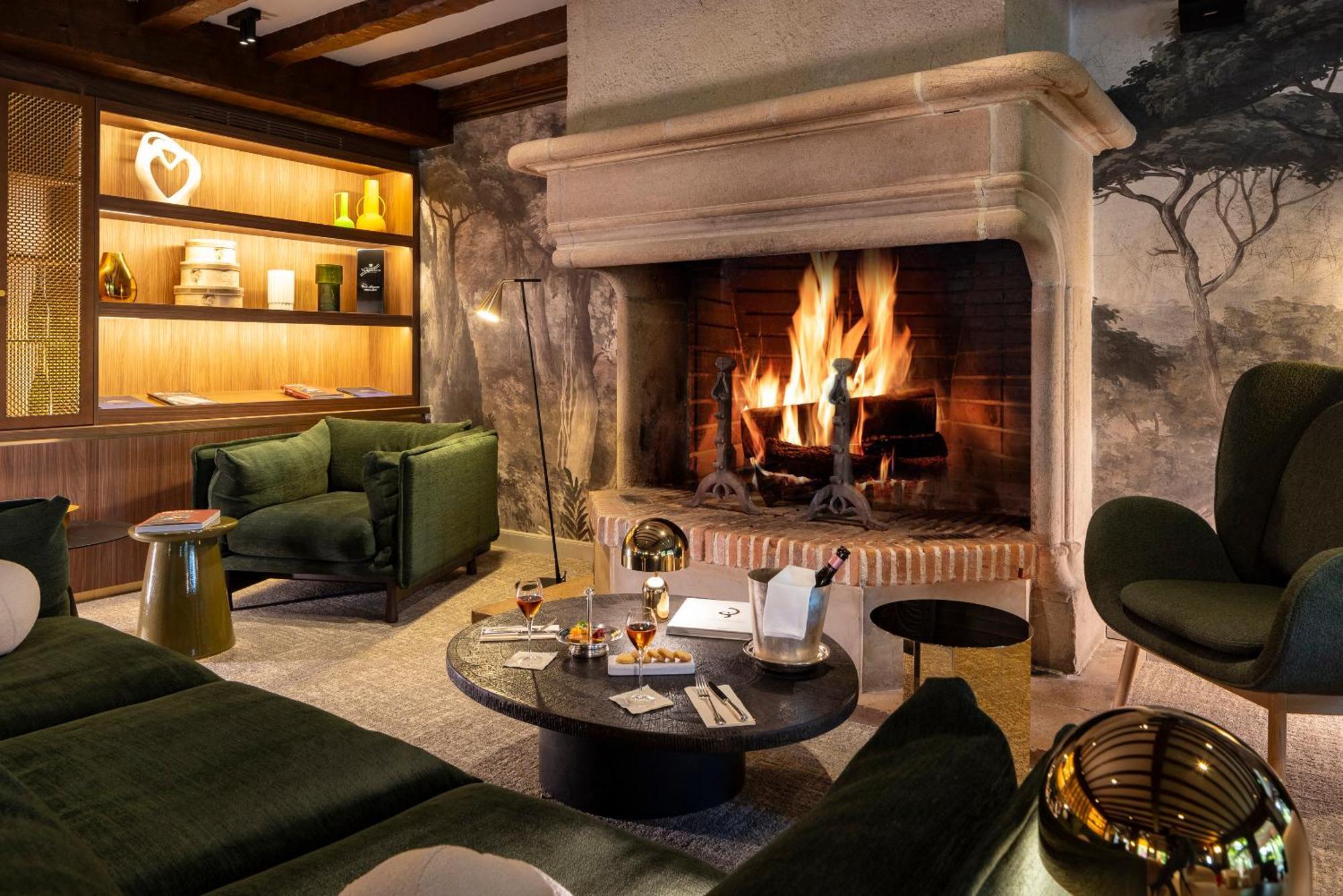 Hostellerie Briqueterie & Spa Champagne Vinay  Bagian luar foto The fireplace at the hotel
